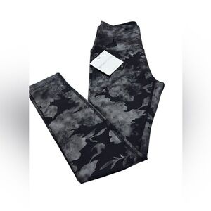 Beyond Yoga NWT Foil Floral Midi Legging S,XS Black  Grey Floral Limited Edition
